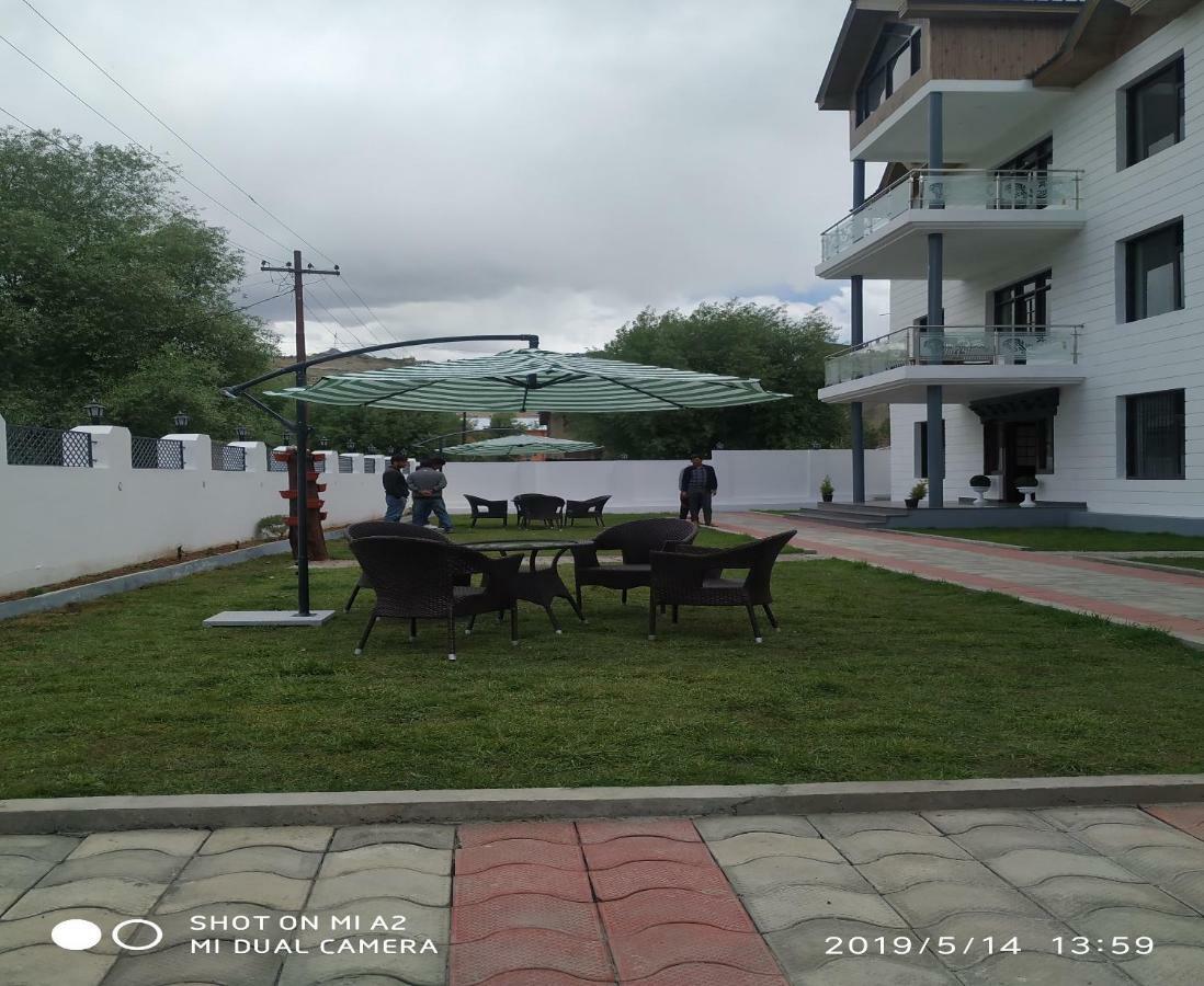 Hotel Kargil Heights Exterior photo
